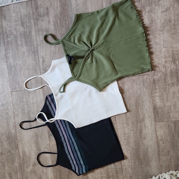 3 Mini Tanks American Eagle, Forever 21 - Picture 1 of 4